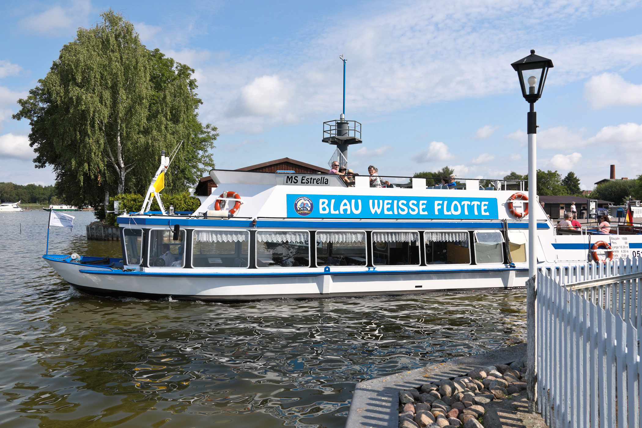 2-Seen- und Kanalfahrt über Wesenberg | Dauer: 3 Stunden
